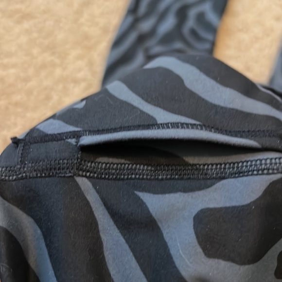 VALANDY Womens Black/Grey Zebra Print High Waist Yoga Leggings Size Small - Picture 6 of 10